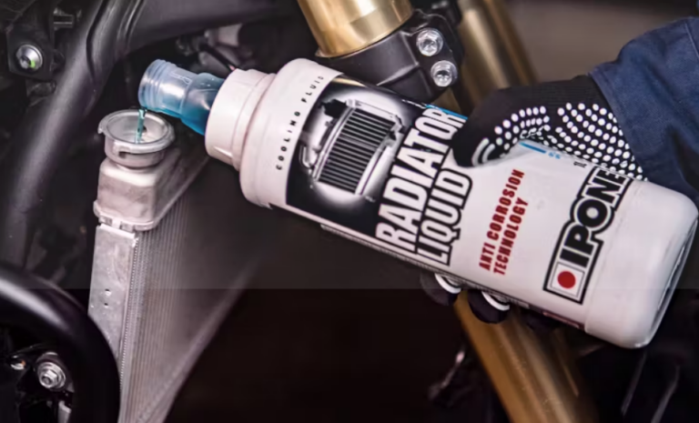 La Importancia de Cambiar el Coolant en Motocicletas: Mantén tu Motor a la Temperatura Ideal